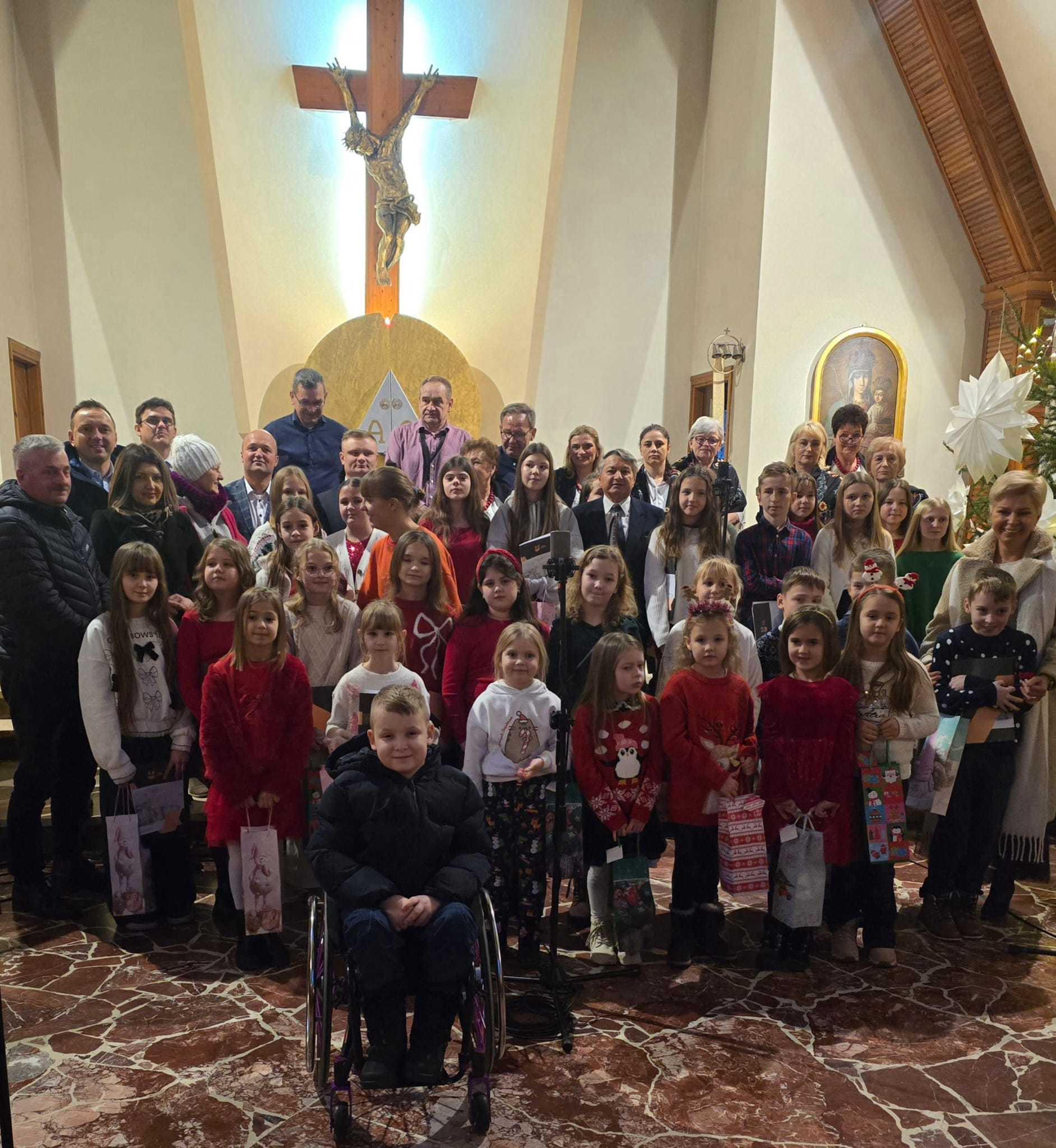 29 grudnia w Kościele Parafialnym w Tomaszowicach odbyło się wydarzenie kulturalno-charytatywne, zorganizowane przez Wójta Gminy Jastków.